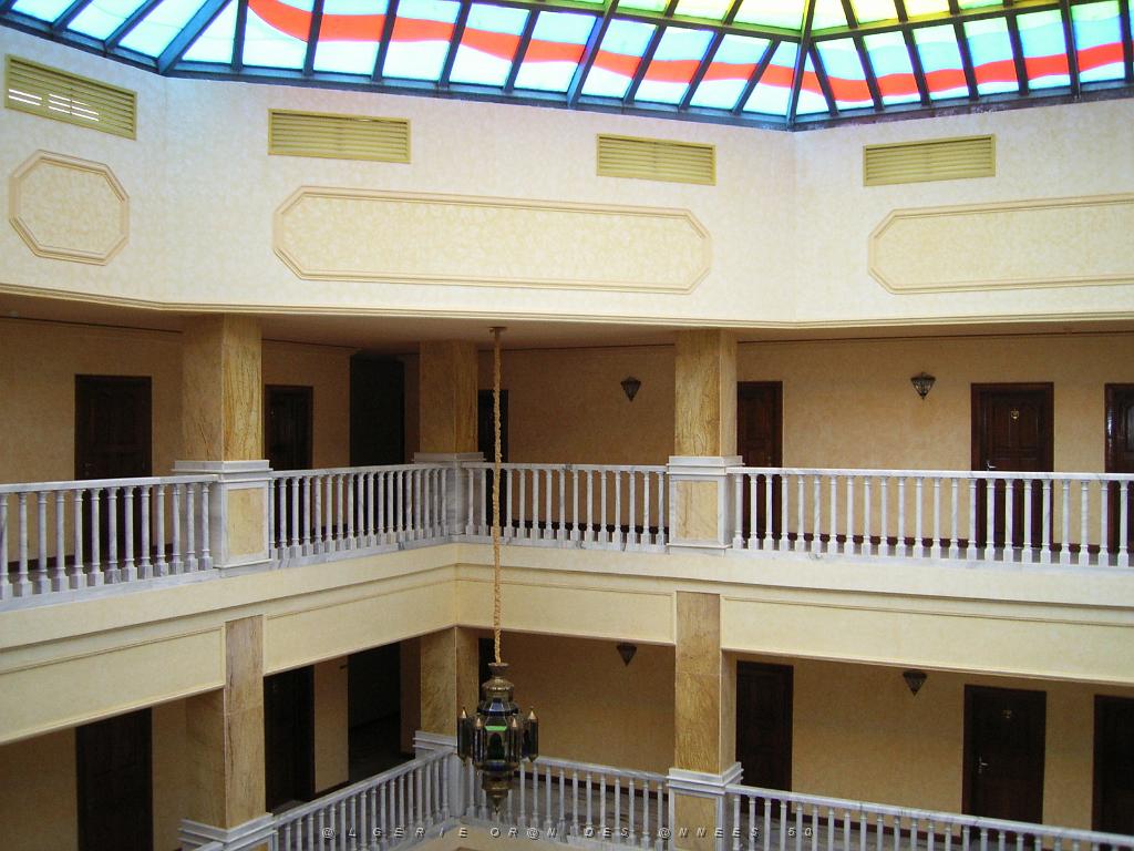 054-ORAN-Juin06-l'Eden palace.jpg - Unicode